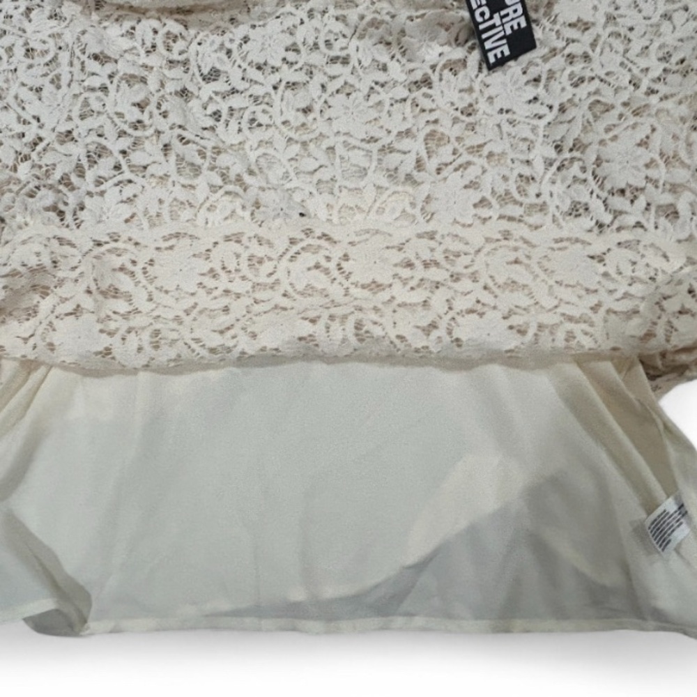 🌹Future Collective Short Sleeve Crochet Lace T-Shirt Size 2XL - Picture 5 of 5